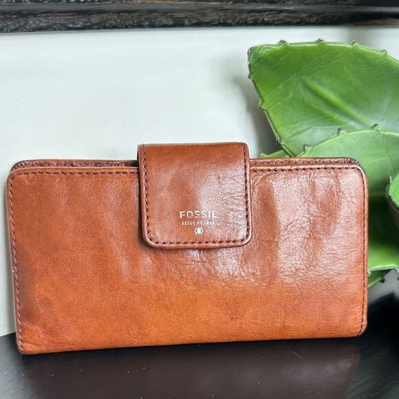 Fossil Genuine Leather Wallet Clutch – Grab & Go Organizer - Picture 1 of 7